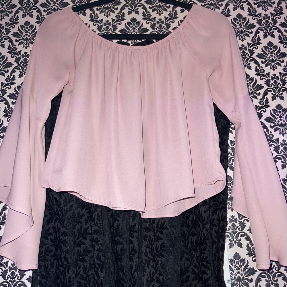 Long sleeve blouse.